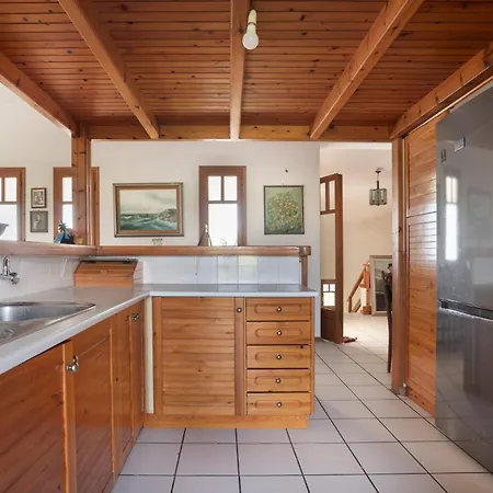 Sugar Town בית נופש זכארו