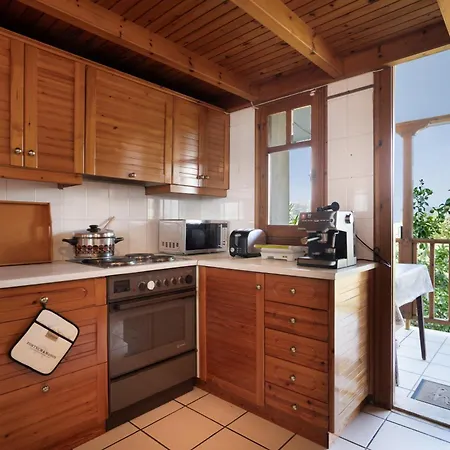 Sugar Town זכארו