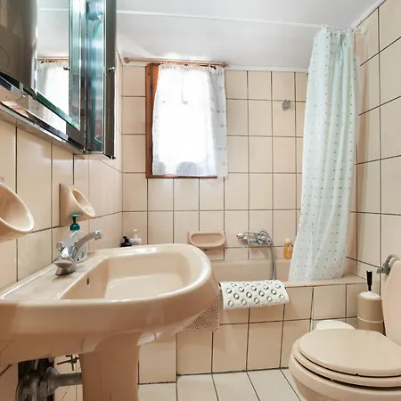 Sugar Town זכארו